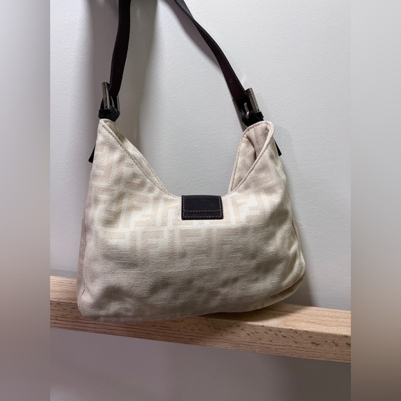 Authentic🤍Vintage Fendi Beige Shoulder Bag